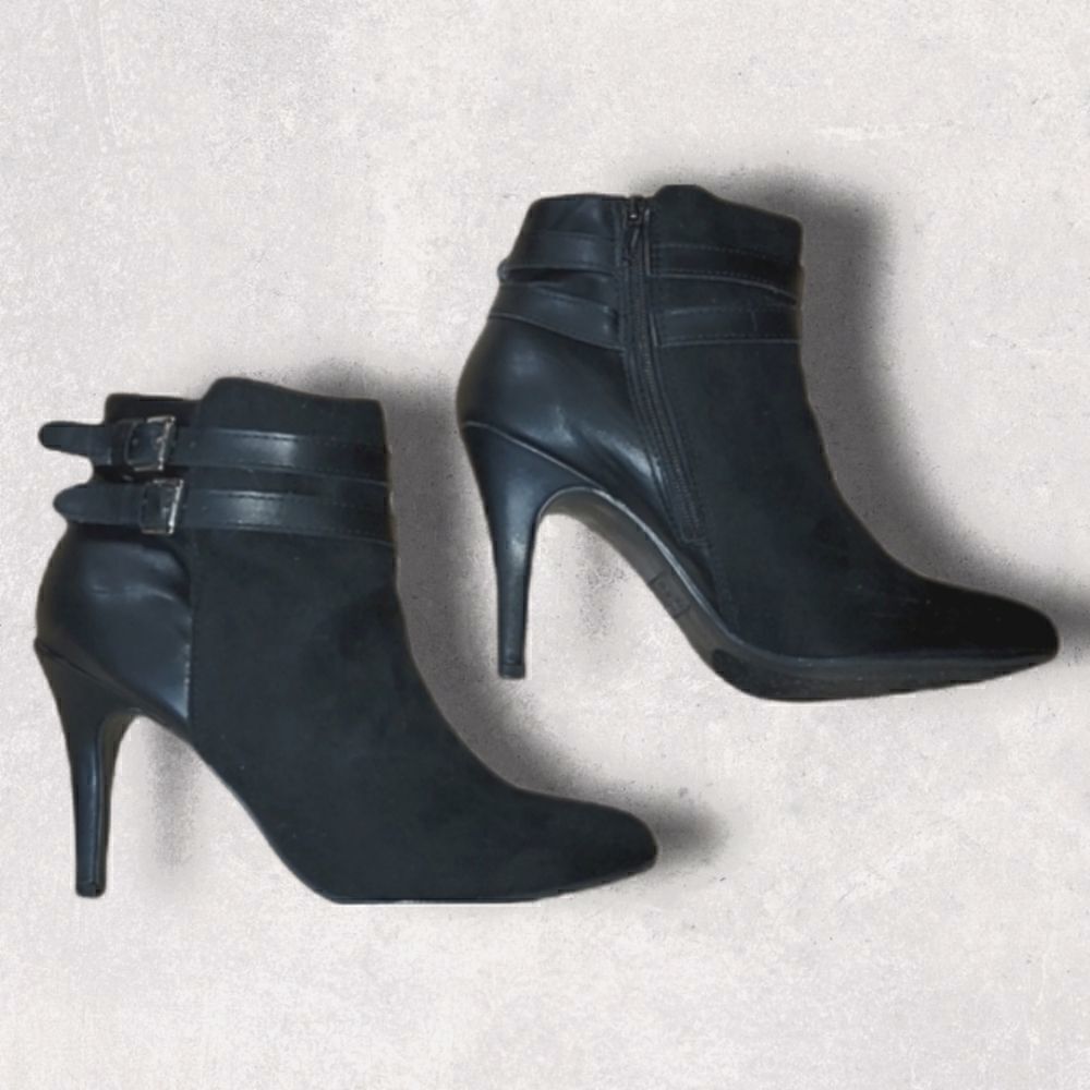 ROUGE HELIUM BLACK STRAPPY ANKLE BOOTS, SIZE 9